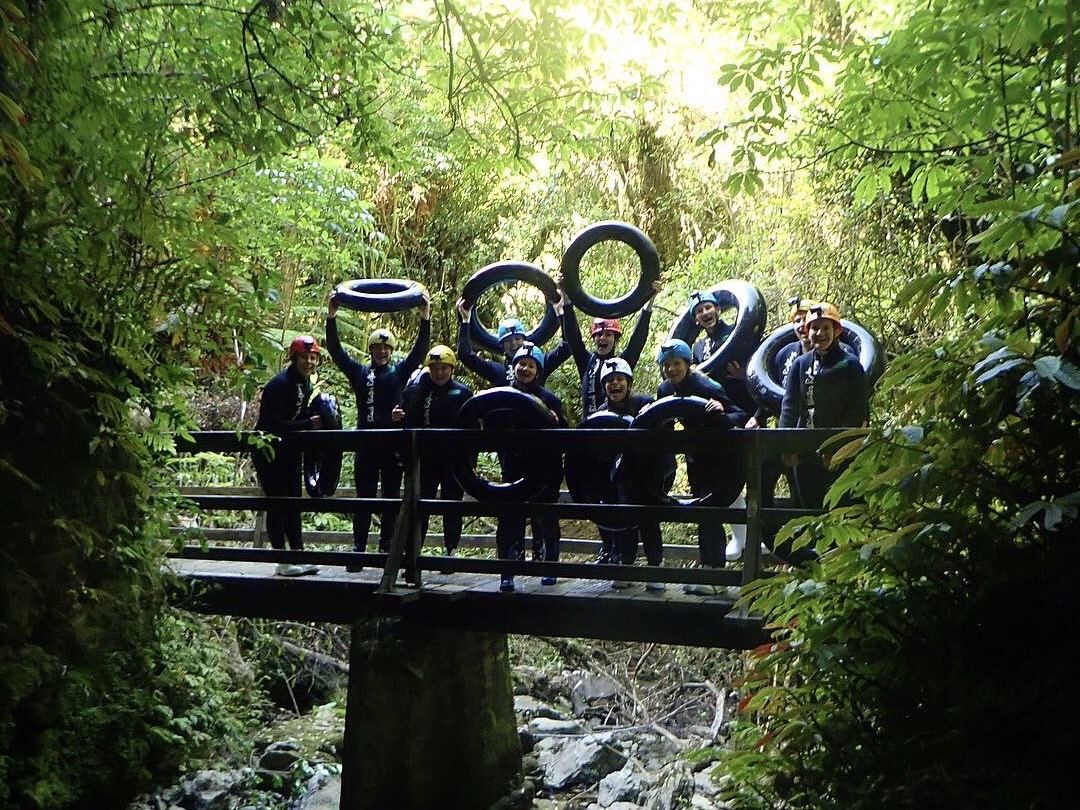 Waitomo kiiltomatoluolat